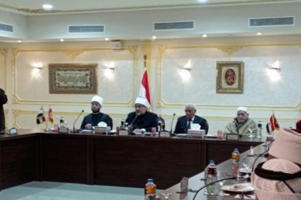 محافظ بورسعيد ووزير الأوقاف يلتقيان رؤساء مسابقة القرآن