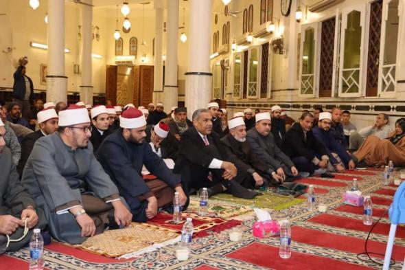 أوقاف دمياط تحتفل بليلة النصف من شعبان وتُقيم أمسيةً دينيةالأربعاء 21/فبراير/2024 - 10:15 م
أقامت مديرية الأوقاف بدمياط أمسيةً دينية بمناسبة الاحتفال بليلة النصف من شعبان ليلة الأربعاء بالمسجد الجديد بمنطقة عمر أفندى بمدينة دمياط، جاءت بحضور اللواء مجدى الوصيف السكرتير العام المساعد. وتضمنت الأمسية ابتهالات وتواشيح دينية، كما ألقى فضيلة الشيخ محمد سلامة مدير مديرية الأوقاف خطبة، تحدث خلالها