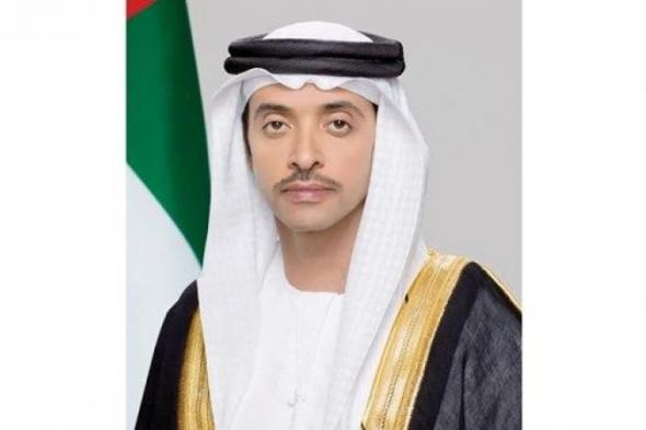 هزاع بن زايد يهنئ رئيس الدولة ونائبيه والحكام بحلول شهر رمضان