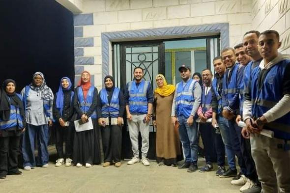 4650 كرتونة مواد غذائية، الزملوط يُثمّن دور المؤسسات المجتمعية لدعم الأسر المستحقةالسبت 23/مارس/2024 - 11:03 م
ثمّن اللواء دكتور محمد الزملوط محافظ الوادي الجديد، الدعم المُقدّم من مؤسسة حياة كريمة بالتزامن مع شهر رمضان المبارك، والذي بلغ (٤٣٥٠) كرتونة مواد غذائية، ضمن حملات طرق الأبواب التي تنفذها المؤسسة