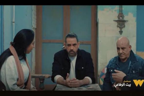 علاقة حب تجمع رحاب الجمل ومحمد لطفي وأحمد رزق يتزوج طليقة كرارة ضمن أحداث "بيت الرفاعي"السبت 06/أبريل/2024 - 10:36 م
كشفت الحلقة الـ27 من مسلسل بيت الرفاعي عن علاقة حب تجمع ما بين رحاب الجمل ومحمد لطفي.. مسلسل بيت الرفاعي 27 فيما يستغرب يحيي والدكتور ياسين “أمير كرارة” من تلك العلاقة ويوبخ كلا من شقيقته رحاب الجمل وصديقه محمد لطفي، إلا أنه سرعان ما يتراجع عن عصبيته ويخبر لطفي بأن الأصول أن يأتي ليد يدها من أخوانه.