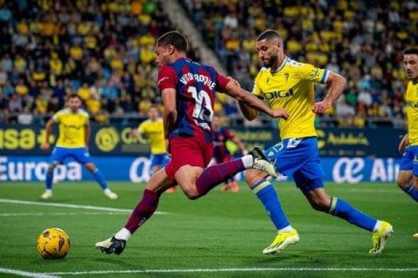 برشلونة يحسم مواجهة قادش بهدف خرافي ويواصل ملاحقة ريال مدريد.. فيديو