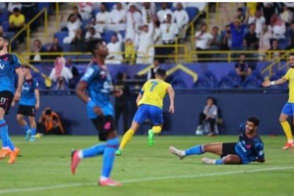 رونالدو يساهم في فوز النصر بسداسية على الوحدة
