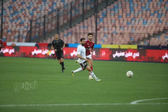 شاهد احتفال كهربا مع إمام عاشور بعد تسجيل هدف الأهلي أمام الجونة ( فيديو)السبت 04/مايو/2024 - 11:19 م
رصدت عدسة فيتو المتواجدة في ملعب ستاد القاهرة أحتفال محمود عبد المنعم كهربا مع أمام عاشور بعد إحراز هدف النادي الأهلي الأول في شباك الجونة في المباراة التي جمعتهما مساء اليوم في الدوري المصري .