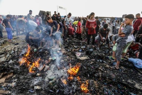 مستشار الرئيس الفلسطيني: جرائم الاحتلال الإسرائيلي تتم بأوامر أمريكيةالثلاثاء 28/مايو/2024 - 09:55 م
حرب غزة، قال الدكتور محمود الهباش مستشار الرئيس الفلسطيني، الصهاينة تجردوا من كل معاني الإنسانية، والاحتلال يرتكب الجرائم في قطاع غزة بدعم أمريكا.