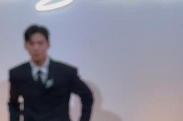 الممثل والمغني الكوري Cha Eun-woo في عرض مجموعة المجوهرات الفاخرة من دار شوميه en Scène في مدينة البندقية الساحرة