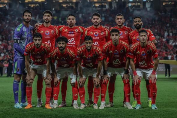 محمد الشناوي أفضل لاعب في مباراة نهائي السوبر المصريالخميس 24/أكتوبر/2024 - 11:25 م
حصل محمد الشناوي حارس مرمى النادي الأهلي، على أفضل لاعب بمباراة الأحمر أمام الزمالك بنهائي كاس السوبر المصري. تُوج فريق بطلًا لـ كاس السوبر المصري بعد الفوز على غريمه بركلات الترجيح، في المباراة التي جرت مساء اليوم الخميس، على إستاد محمد بن زايد بنادي الجزيرة، في نهائي كأس السوبر المصري . وانتهى الوقت