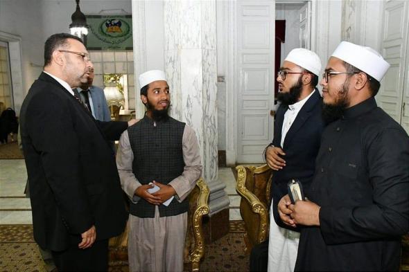 بدء اختبارات الطلاب الوافدين المرشحين لمسابقة الأوقاف العالمية للقرآن الكريمالخميس 21/نوفمبر/2024 - 08:57 م
استقبل الدكتور محمد عبد الرحيم البيومي، أمين عام المجلس الأعلى للشئون الإسلامية ، الطلاب الوافدين المرشحين للمشاركة في مسابقة الأوقاف العالمية الحادية والثلاثين للقرآن الكريم، بمقر المجلس بالقاهرة. أمين عام المجلس الأعلى للشئون الإسلامية: القرآن الكريم هو مصدر الهداية والرحمة للعالمين ورحب بالطلاب
