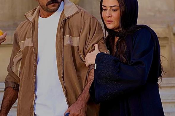 أحمد العوضي وميرنا نور الدين في كواليس فهد البطلالخميس 21/نوفمبر/2024 - 08:54 م
يواصل الفنان أحمد العوضي تصوير أحداث مسلسله فهد البطل، حيث تتم حاليا تصوير المشاهد التي يتم تجمعه بـ ميرنا نور الدين. ويجسد حجاج عبد العظيم شخصية تاجر رخام، لديه إحدى ورش الرخام، ويعمل معه “فهد البطل” الذى يلعب دوره الفنان أحمد العوضي، وتربطه علاقة حب بـ ابنة حجاج عبد العظيم خلال أحداث العمل، وتلعب