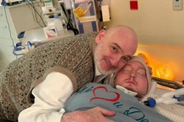 وجهه
      كان
      منور..
      والد
      الأمير
      النائم
      يرد
      على
      المشككين
      في