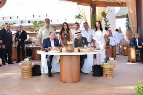 السيسي
      وبن
      زايد
      بين
      الناس..
      صور
      تذكارية
      مع
      المواطنين
      فى
      العلمين