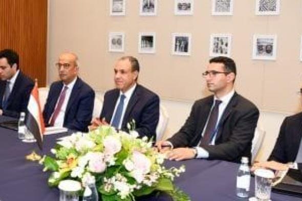 وزير
      الخارجية
      يبحث
      مع
      نظيره
      الكورى
      الجنوبية
      تطوير
      العلاقات
      بين
      البلدين