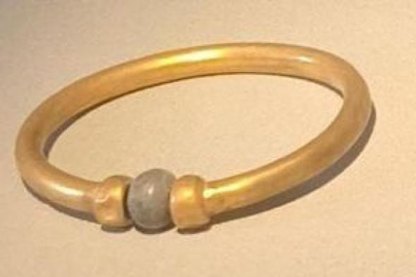 عمرها
      9
      قرون..
      ماذا
      كشفت
      النيابة
      في
      واقعة
      سرقة
      الأسورة
      الأثرية
      من
      المتحف
      المصري؟